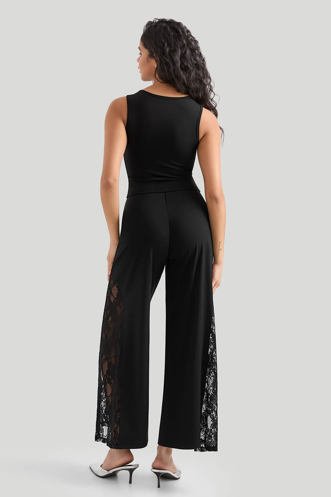 V-neck Lace Trimmed Sleeveless Tops